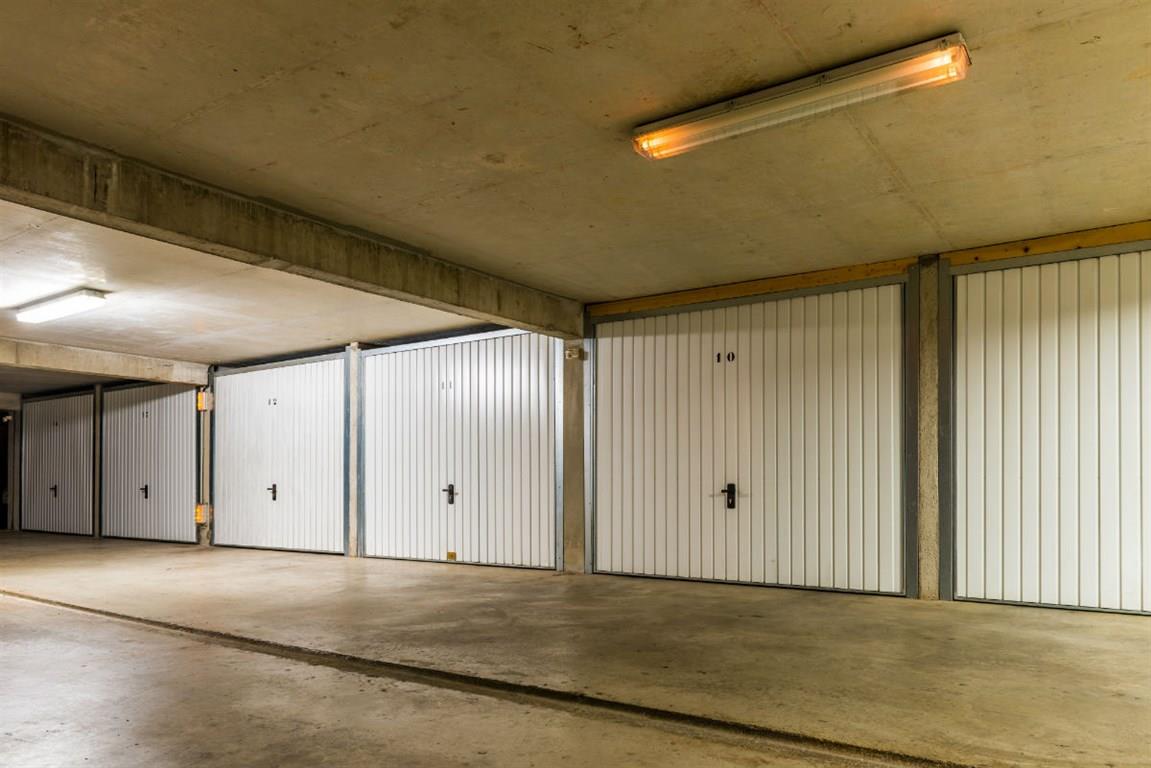 VENDESI GARAGE - VIA ZANOLINI (BO)