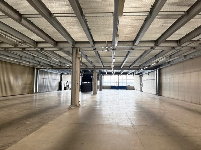 Funo Centergross - Affittasi capannone