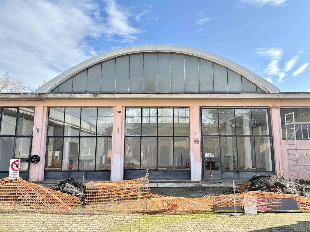 Bologna Borgo Panigale - Affittasi capannone