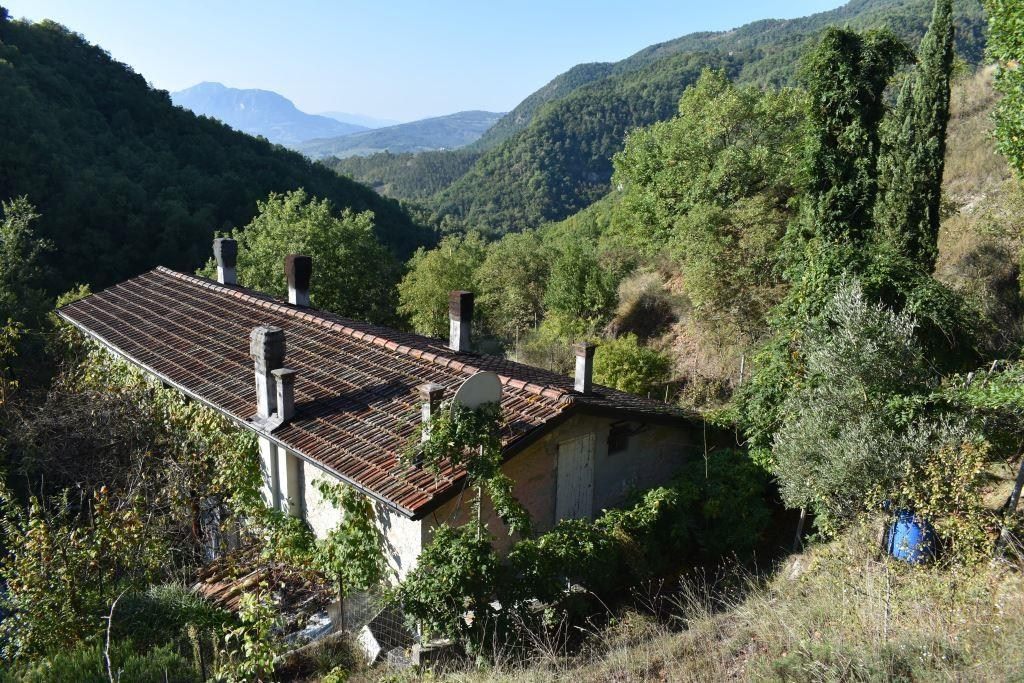 Vendesi rustico con terreno agricolo v.ze Vergato