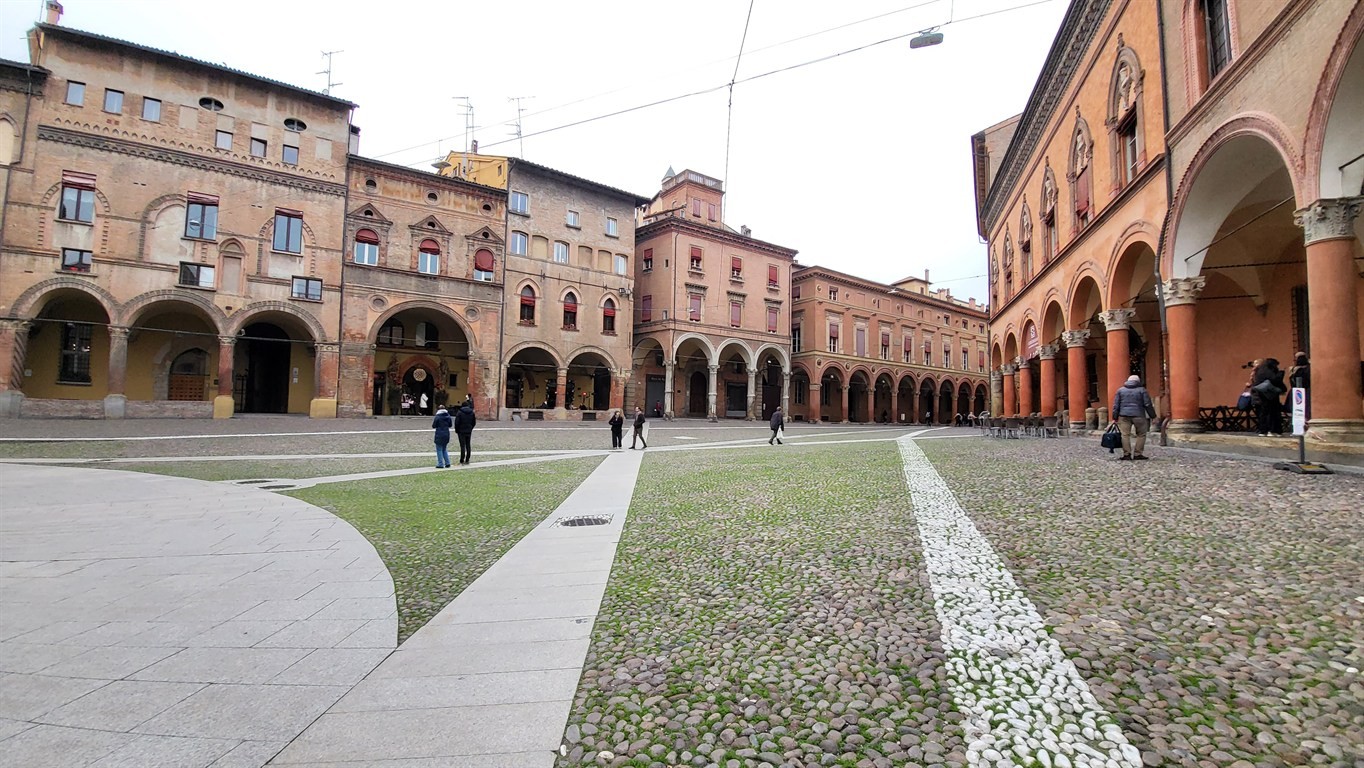 BOLOGNA Via S. Stefano